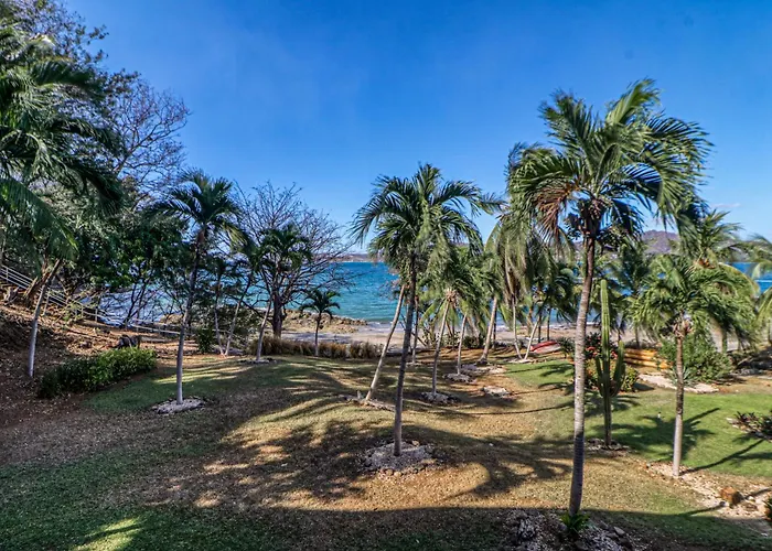 Ideal 2br Oceanfront 2nd-floor | Balcony Apartment *