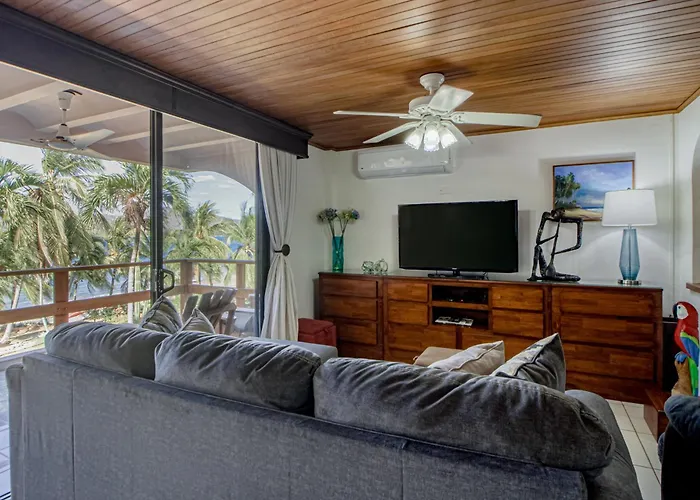 Ideal 2br Oceanfront 2nd-floor | Balcony Apartment