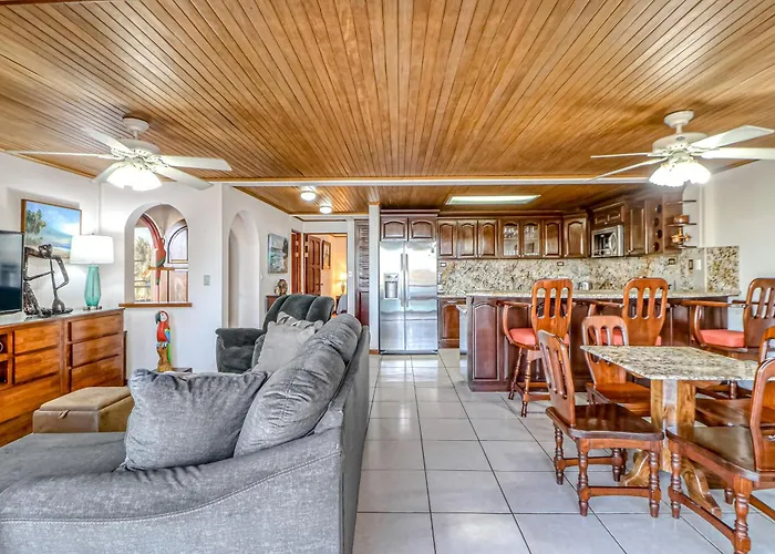Ideal 2br Oceanfront 2nd-floor | Balcony * Playa Flamingo