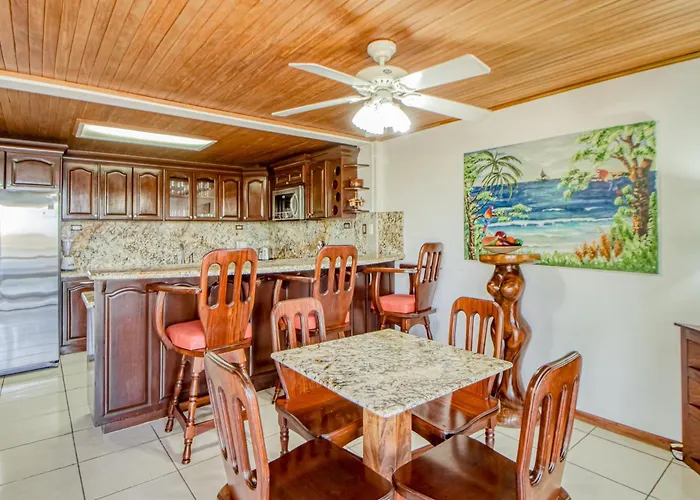 Ideal 2br Oceanfront 2nd-floor | Balcony Apartment Playa Flamingo