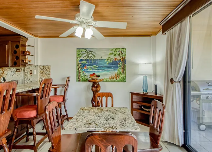 Apartment Ideal 2br Oceanfront 2nd-floor | Balcony