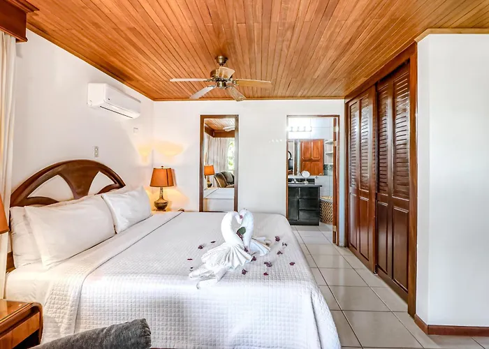 Apartment Ideal 2br Oceanfront 2nd-floor | Balcony