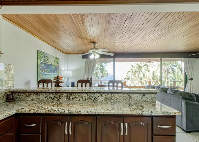 Ideal 2br Oceanfront 2nd-floor | Balcony Apartment