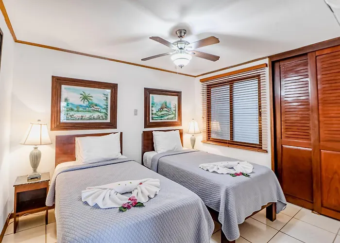 Ideal 2br Oceanfront 2nd-floor | Balcony Playa Flamingo