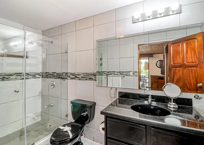 Ideal 2br Oceanfront 2nd-floor | Balcony Apartment Playa Flamingo