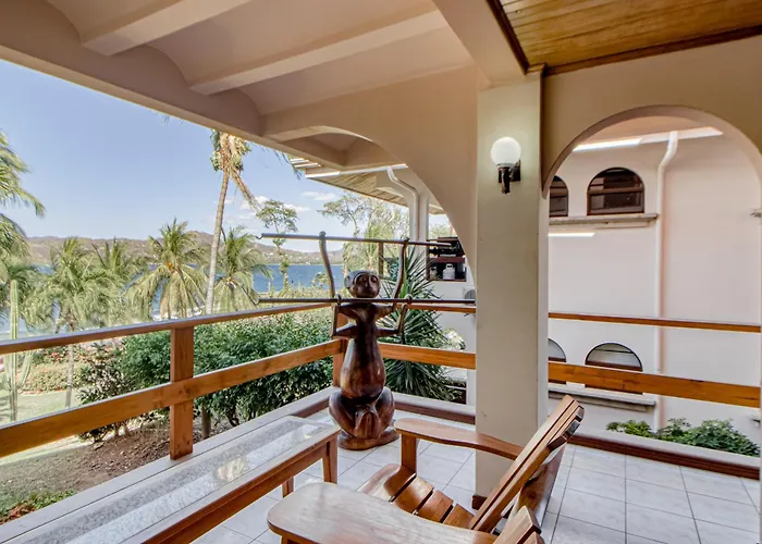 Ideal 2br Oceanfront 2nd-floor | Balcony Apartment